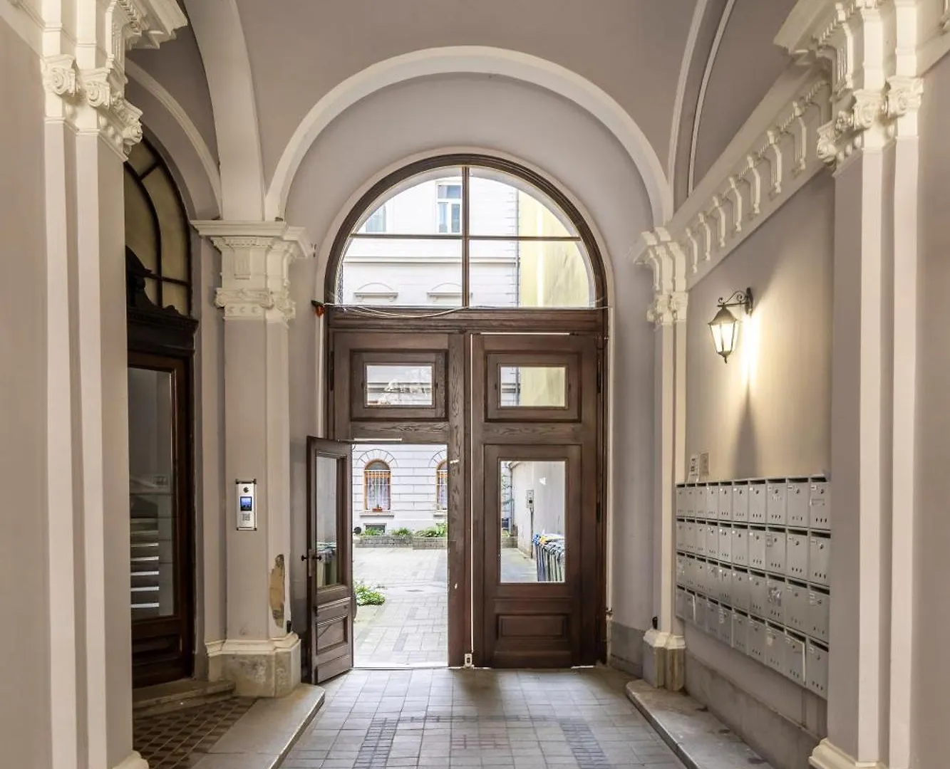 Palace District Luxury Apartment Budapest