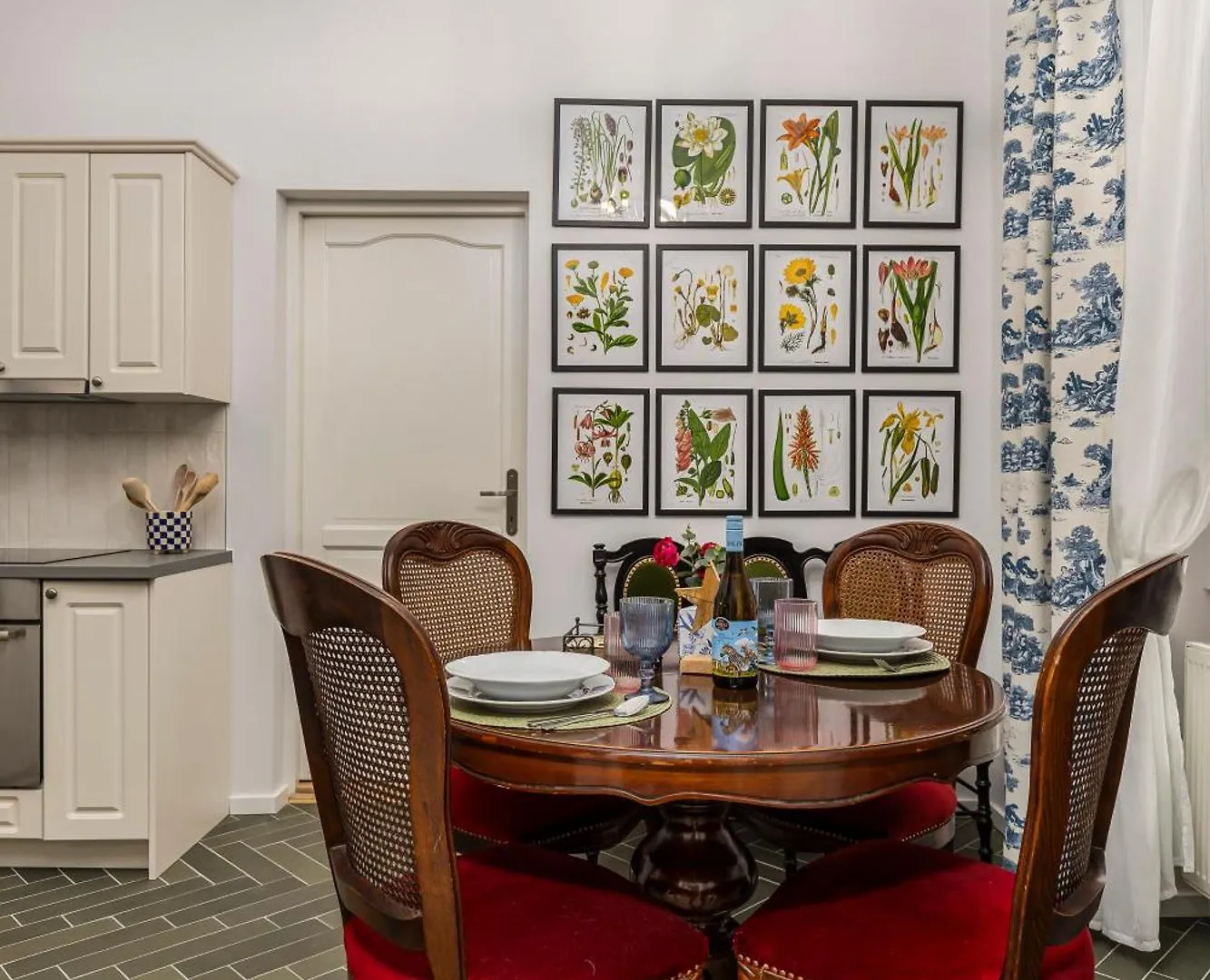 Palace District Luxury Apartment Budapest