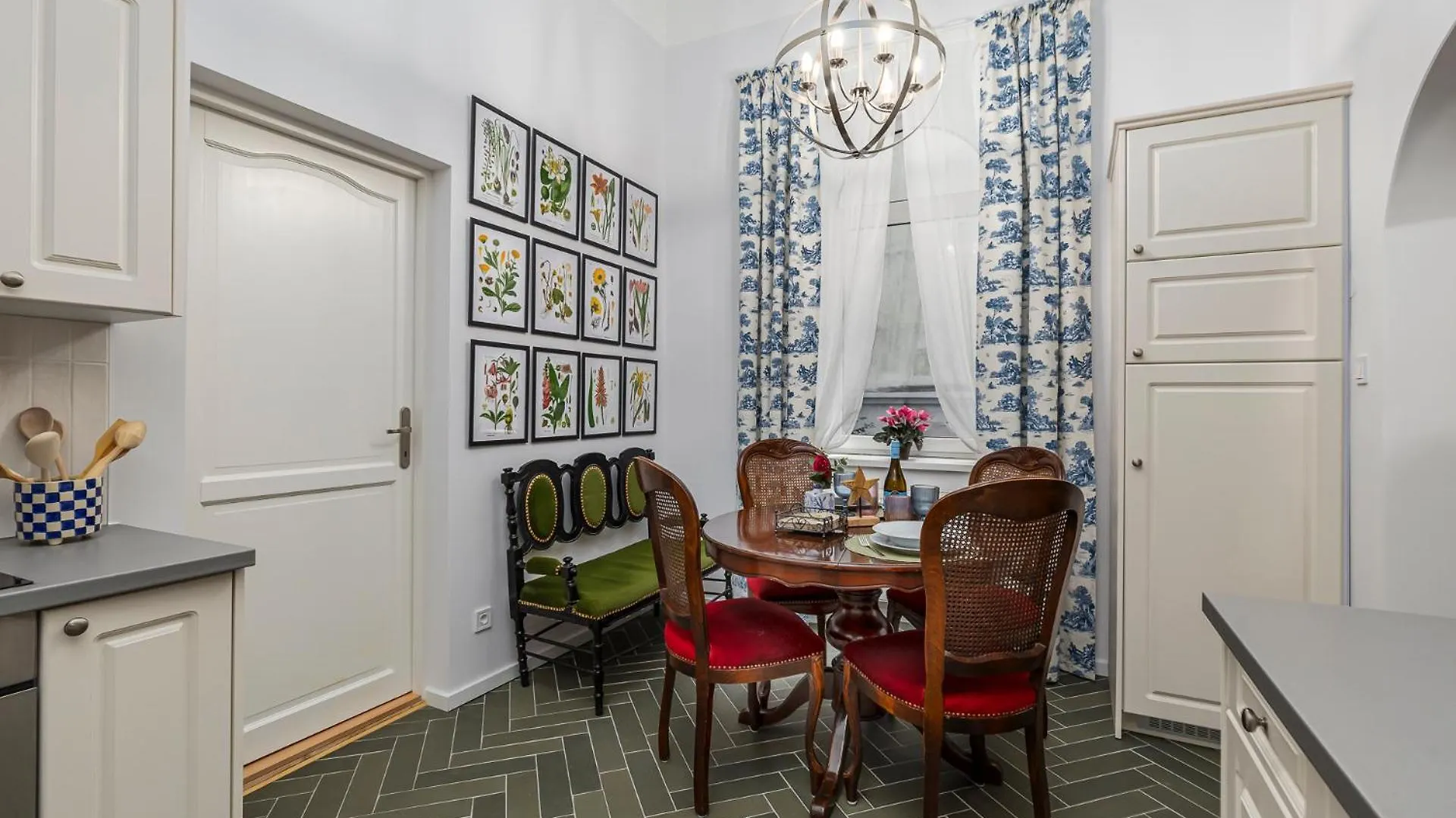 Palace District Luxury Apartment Budapest
