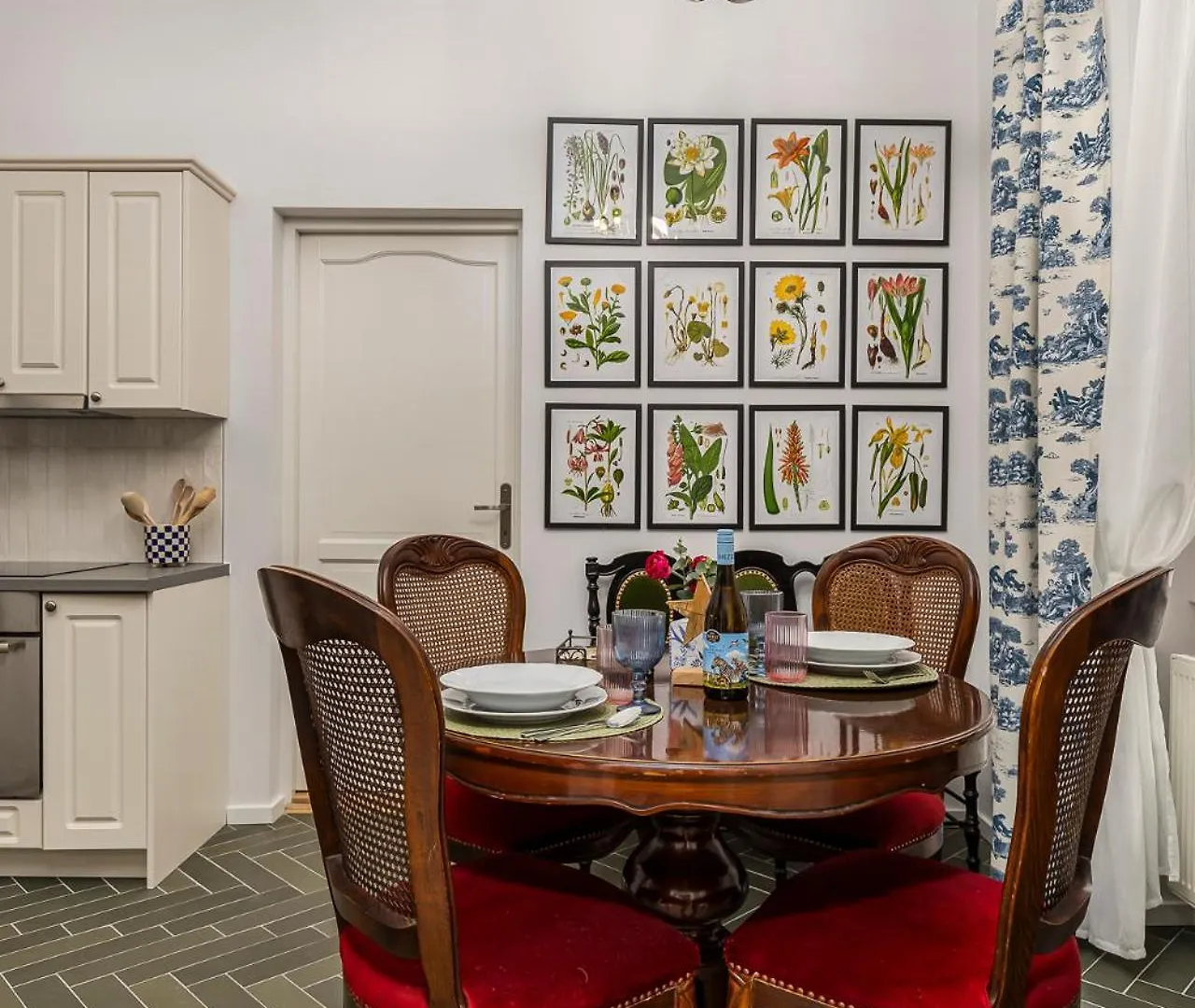 Palace District Luxury Apartment Budapest